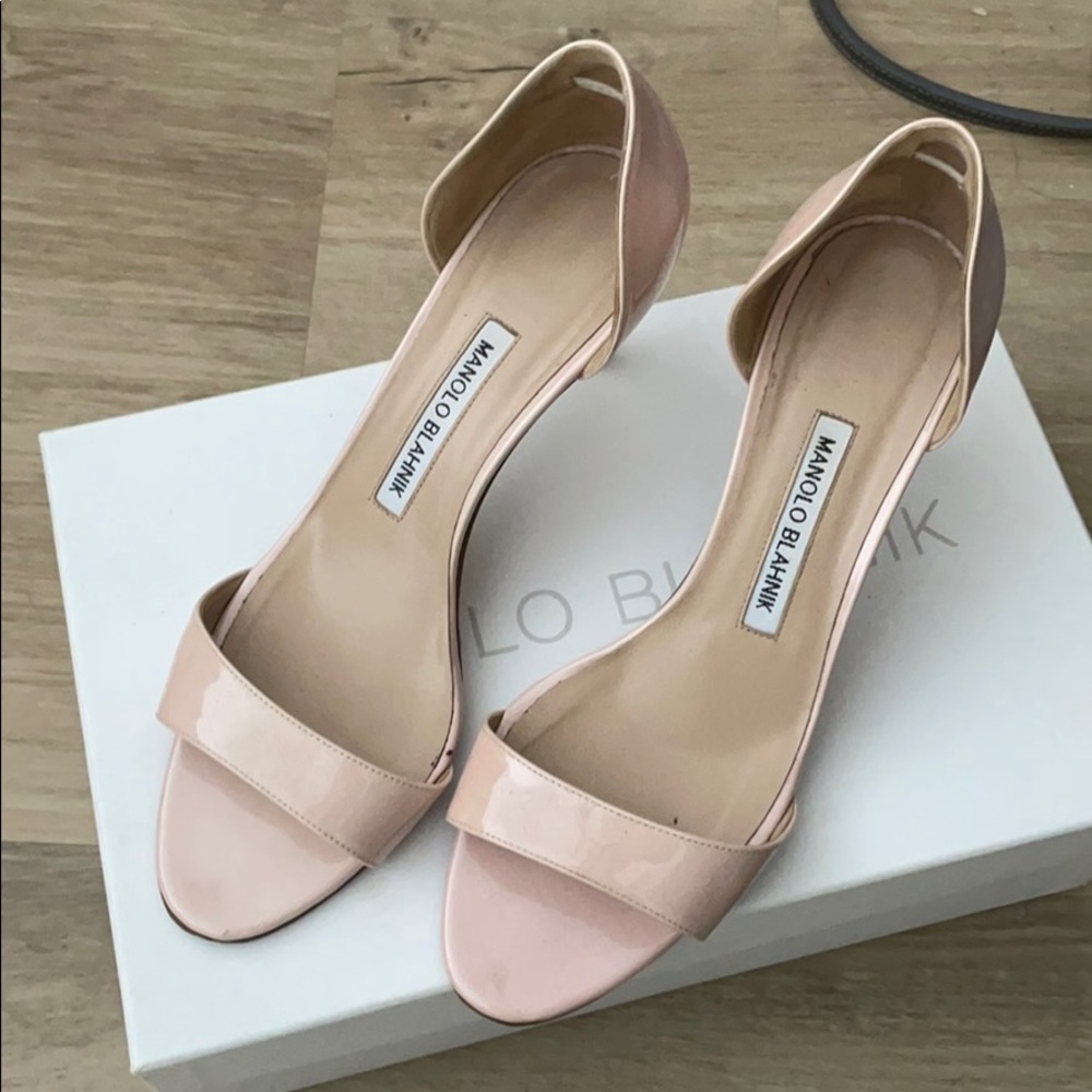 Manolo blah mom low heeled